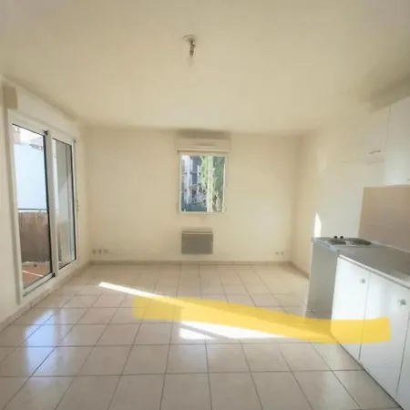 Apartment Ymn *