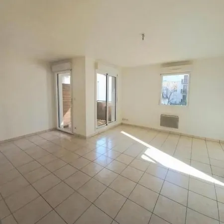 Apartment Ymn *